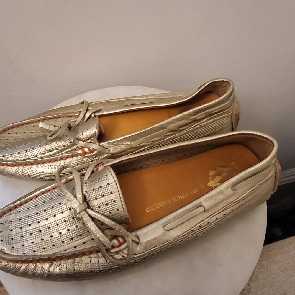 Signature by vince camuto flat shoes